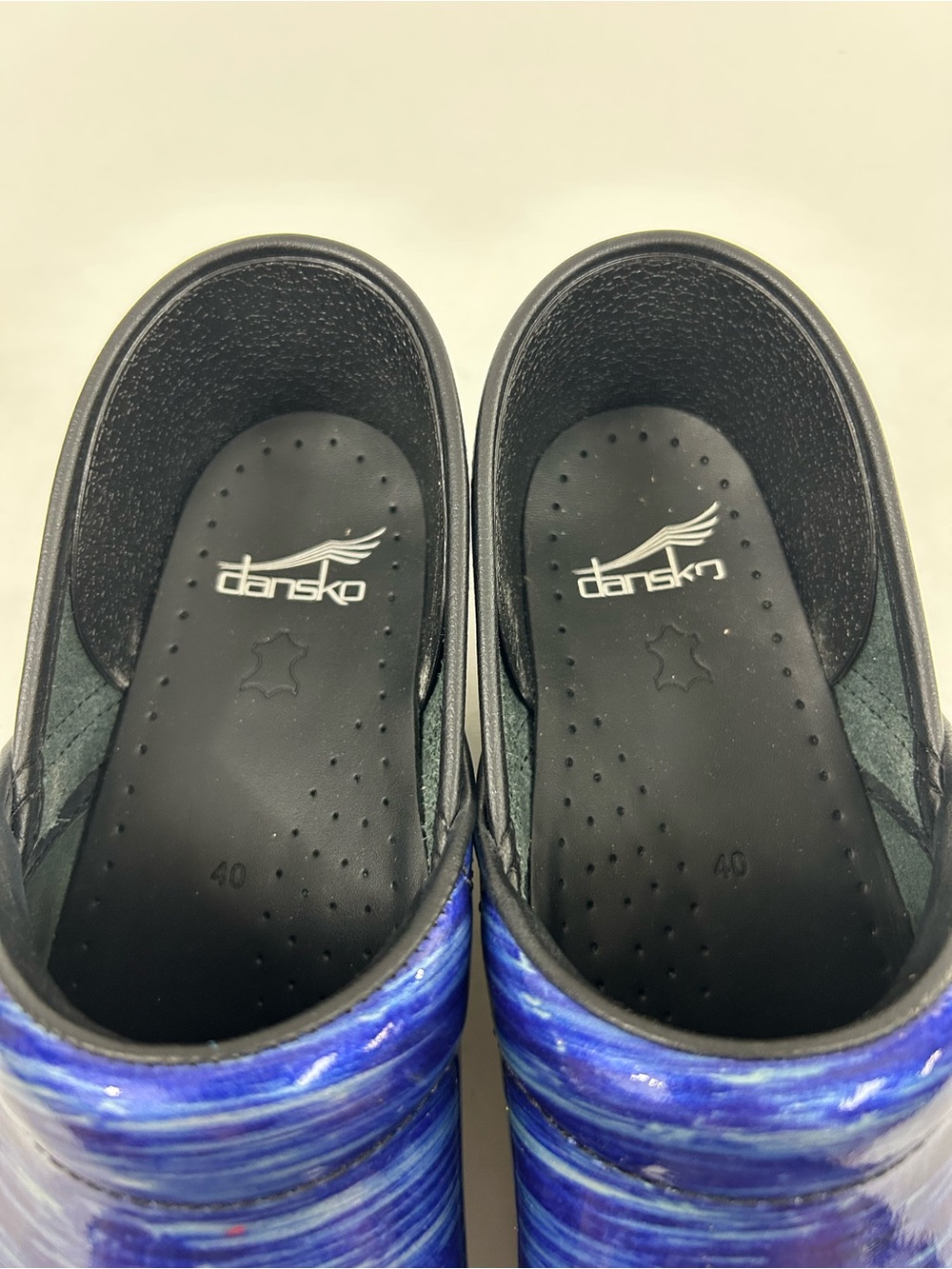 Dansko Professional Patent Blue Water Clogs Size 40 or US 9.5-10 - Picture 6 of 8